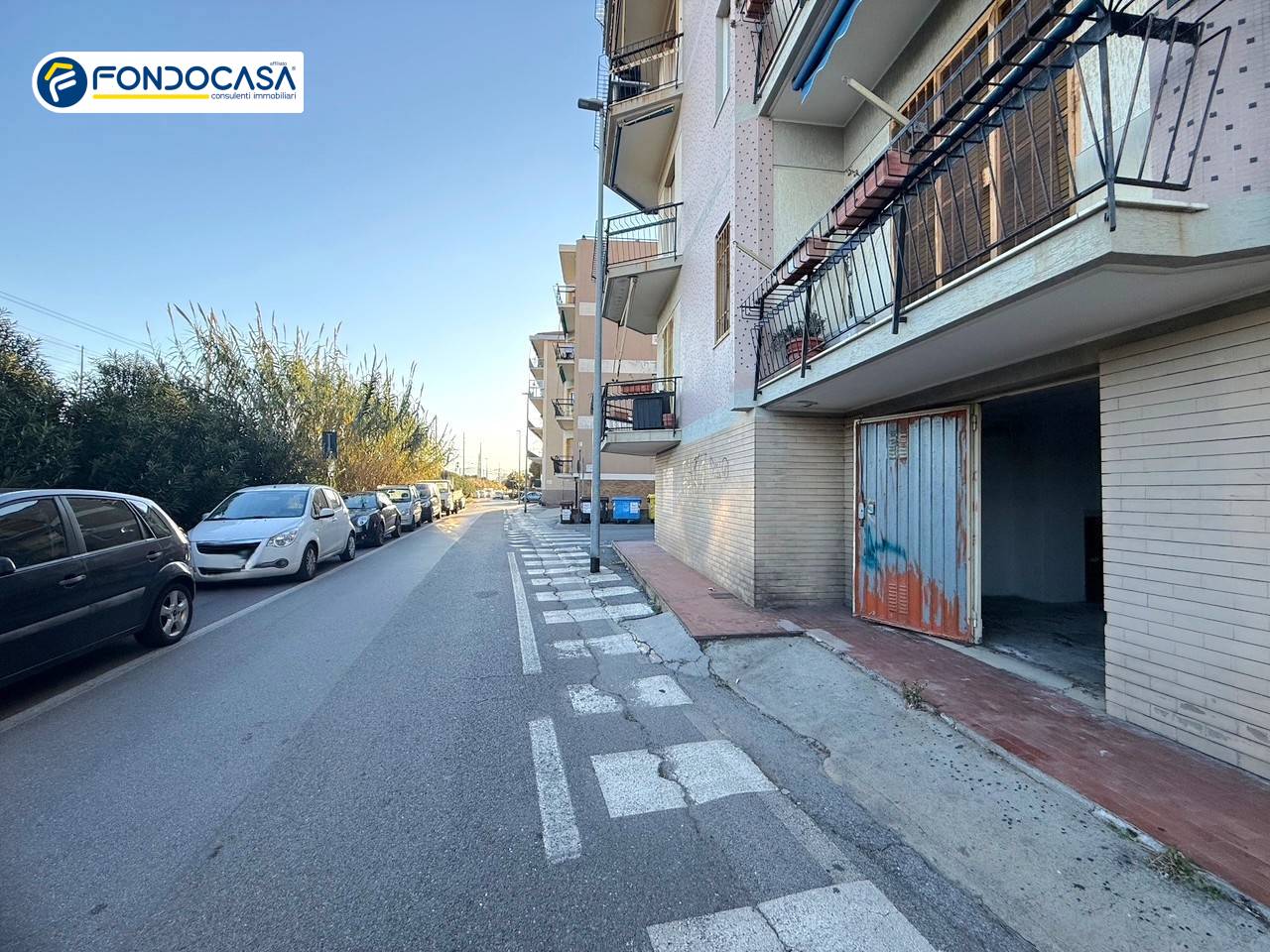 Box o garage in vendita a Loano