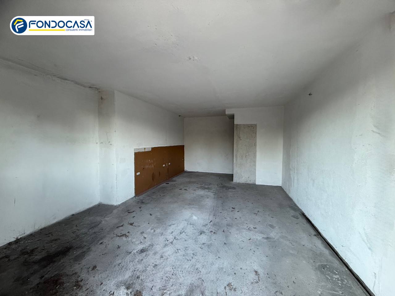 Box o garage in vendita a Loano