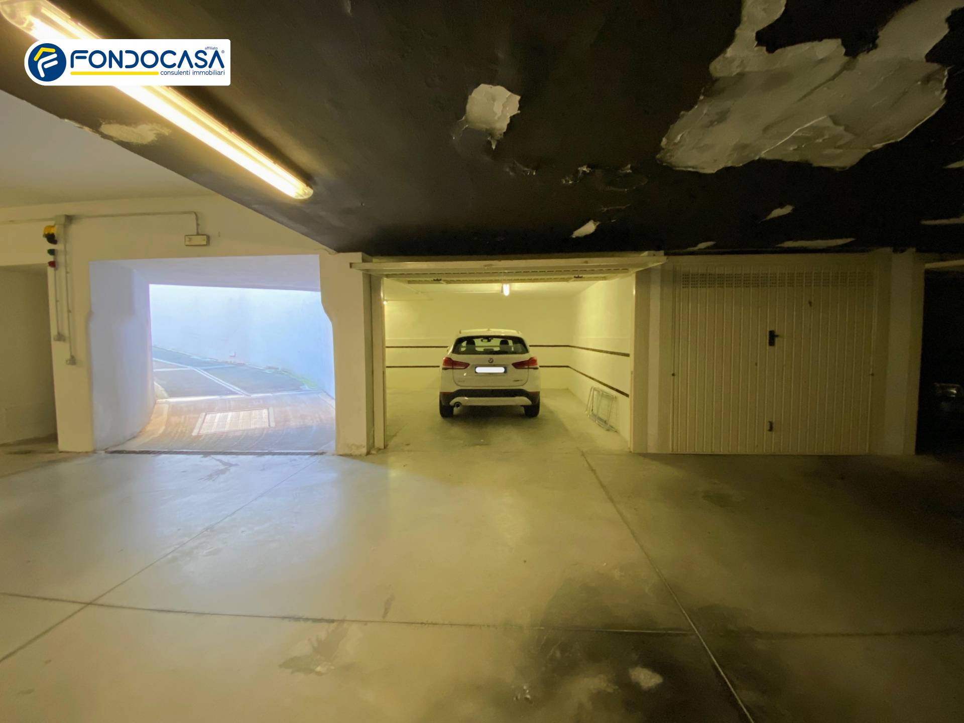 Box o garage in vendita a Loano