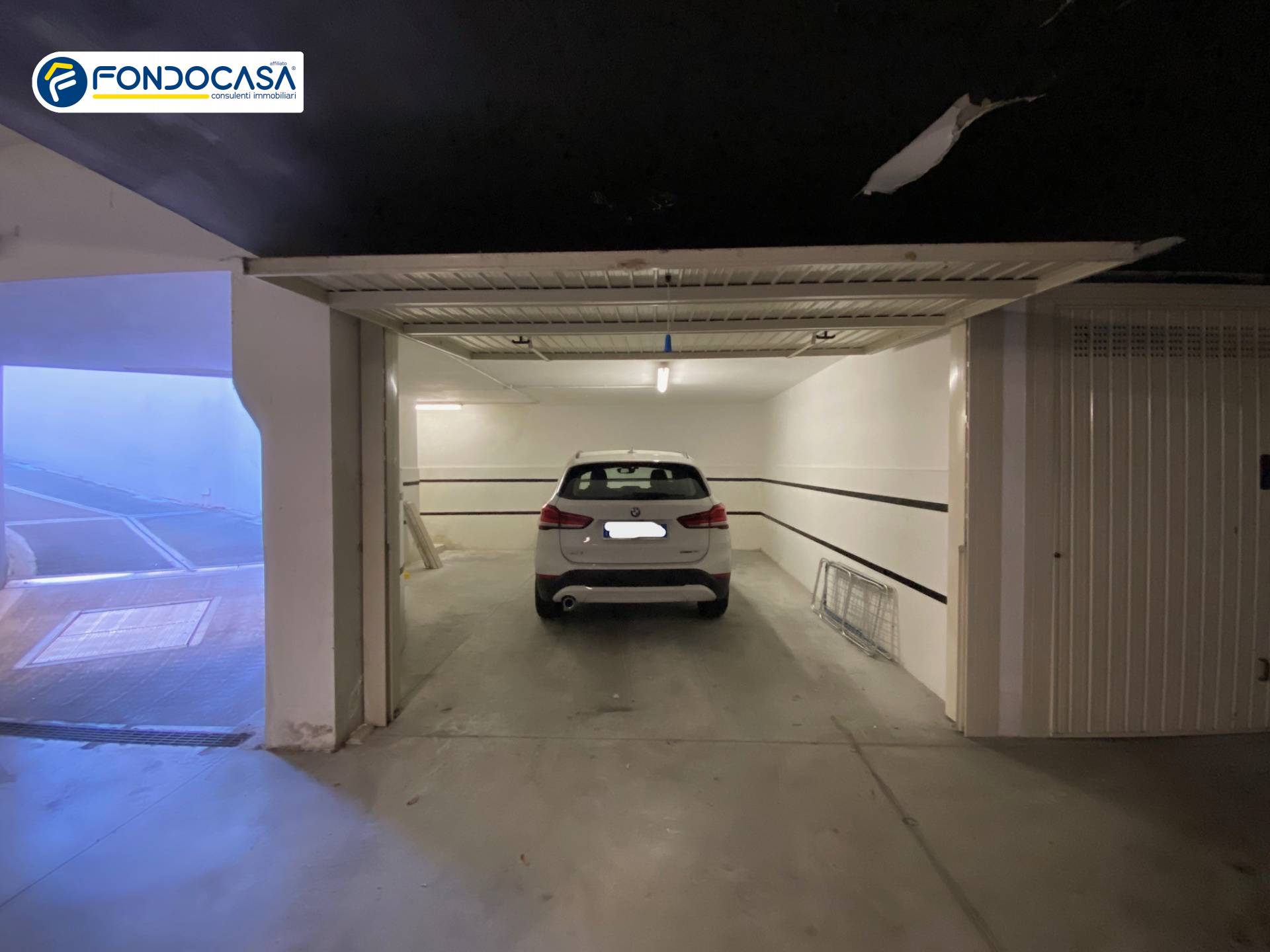 Box o garage in vendita a Loano