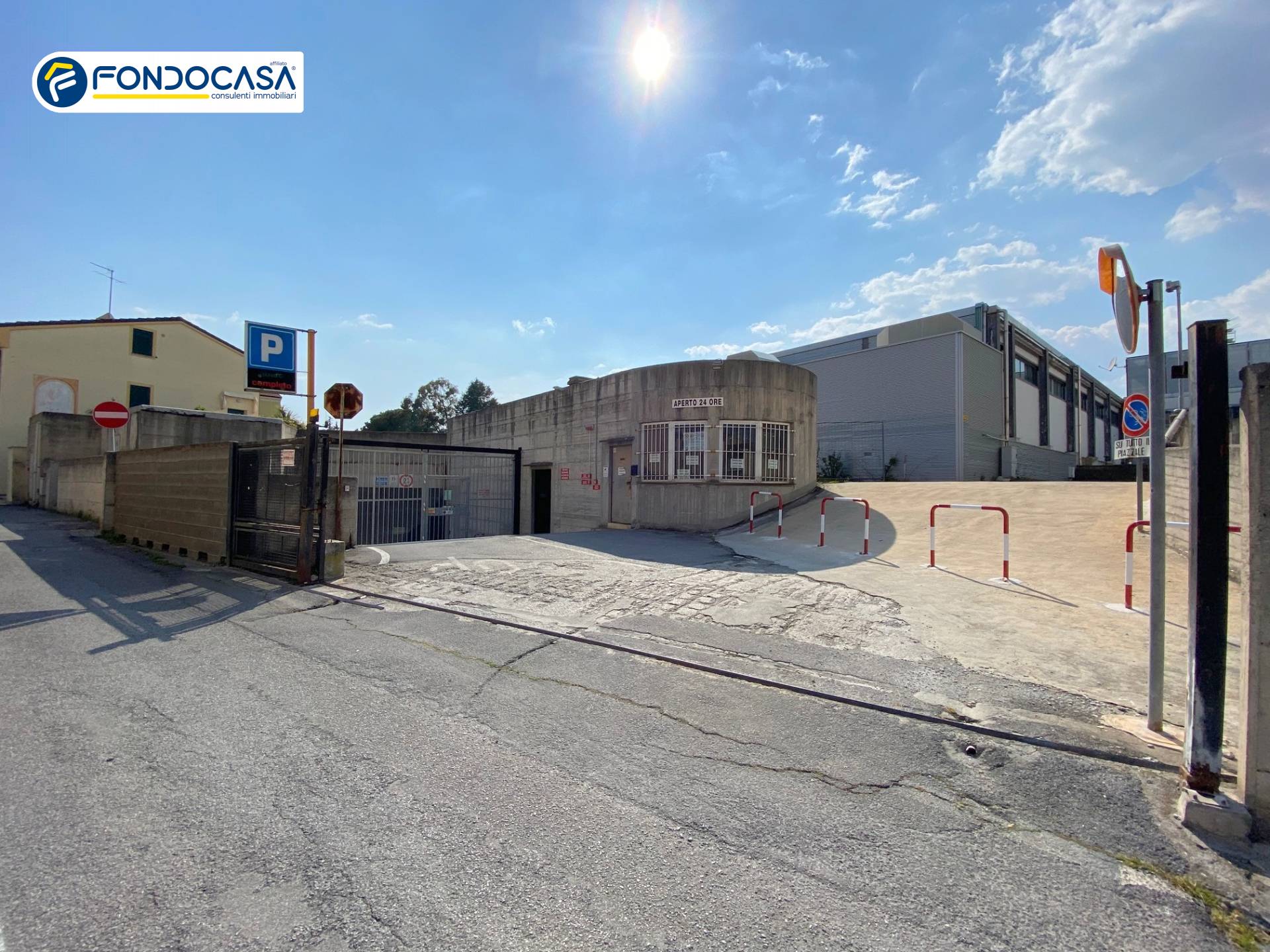 Box o garage in vendita a Loano