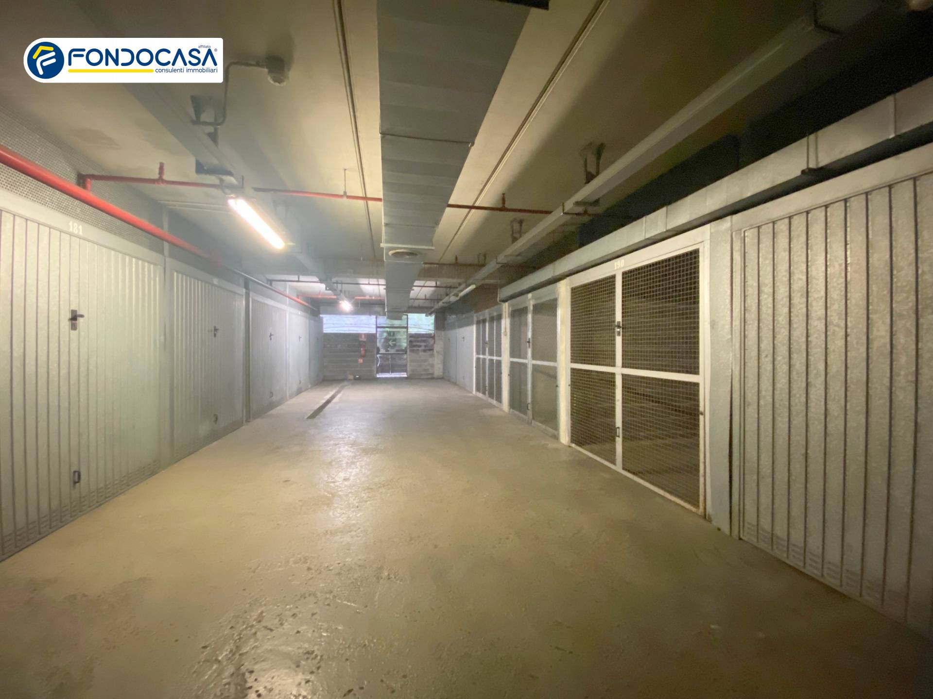 Box o garage in vendita a Loano