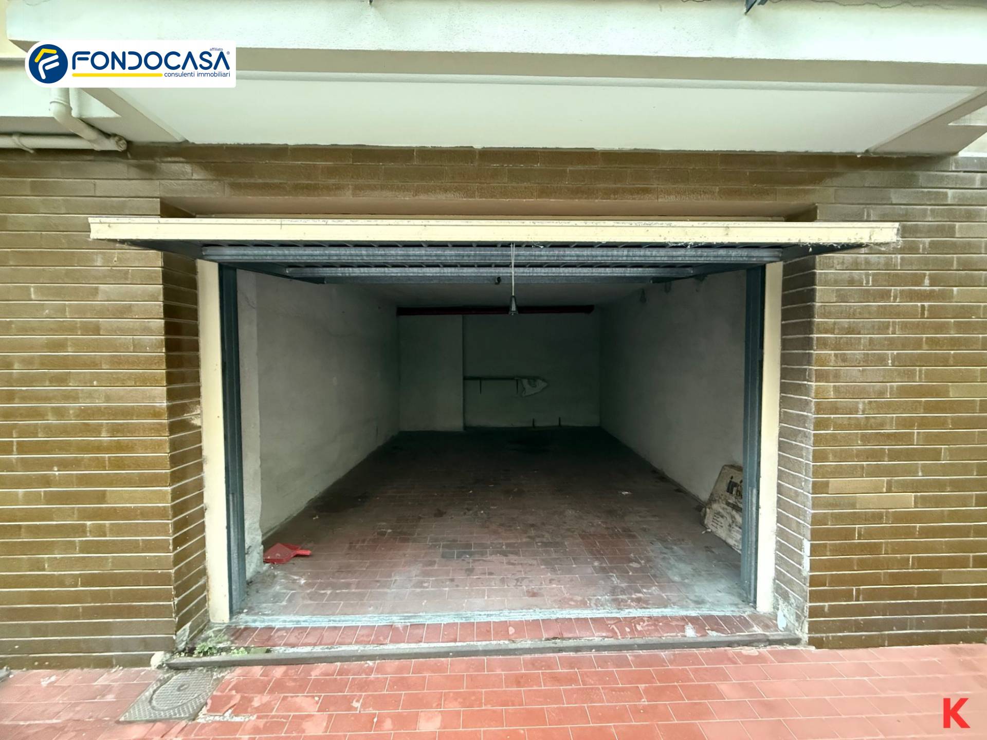 Box o garage in vendita a Loano