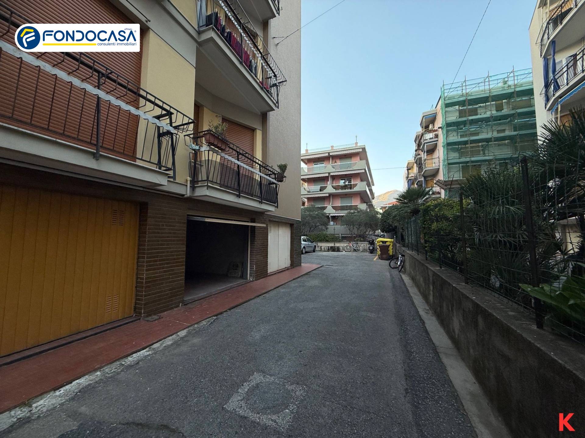 Box o garage in vendita a Loano