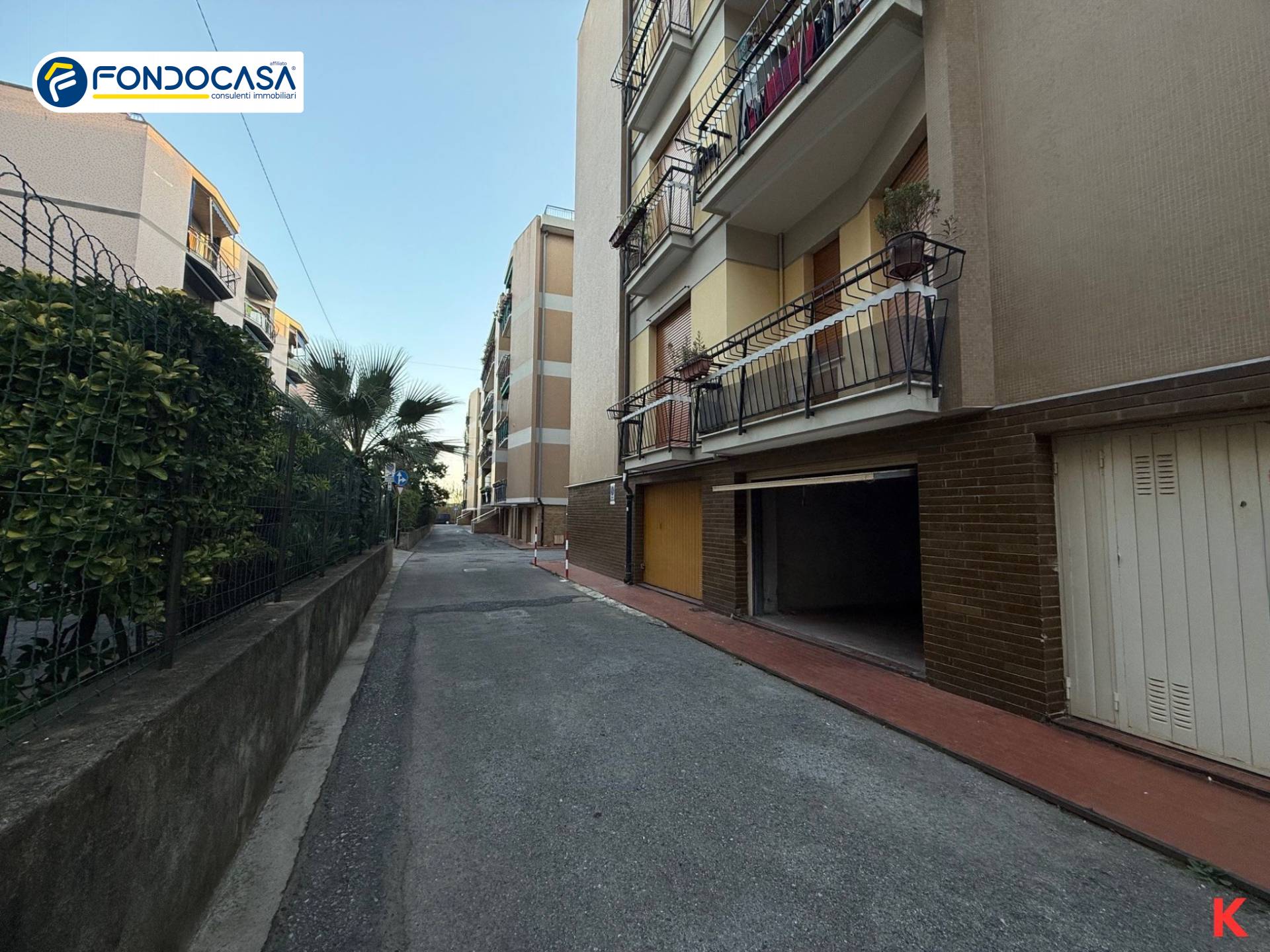 Box o garage in vendita a Loano