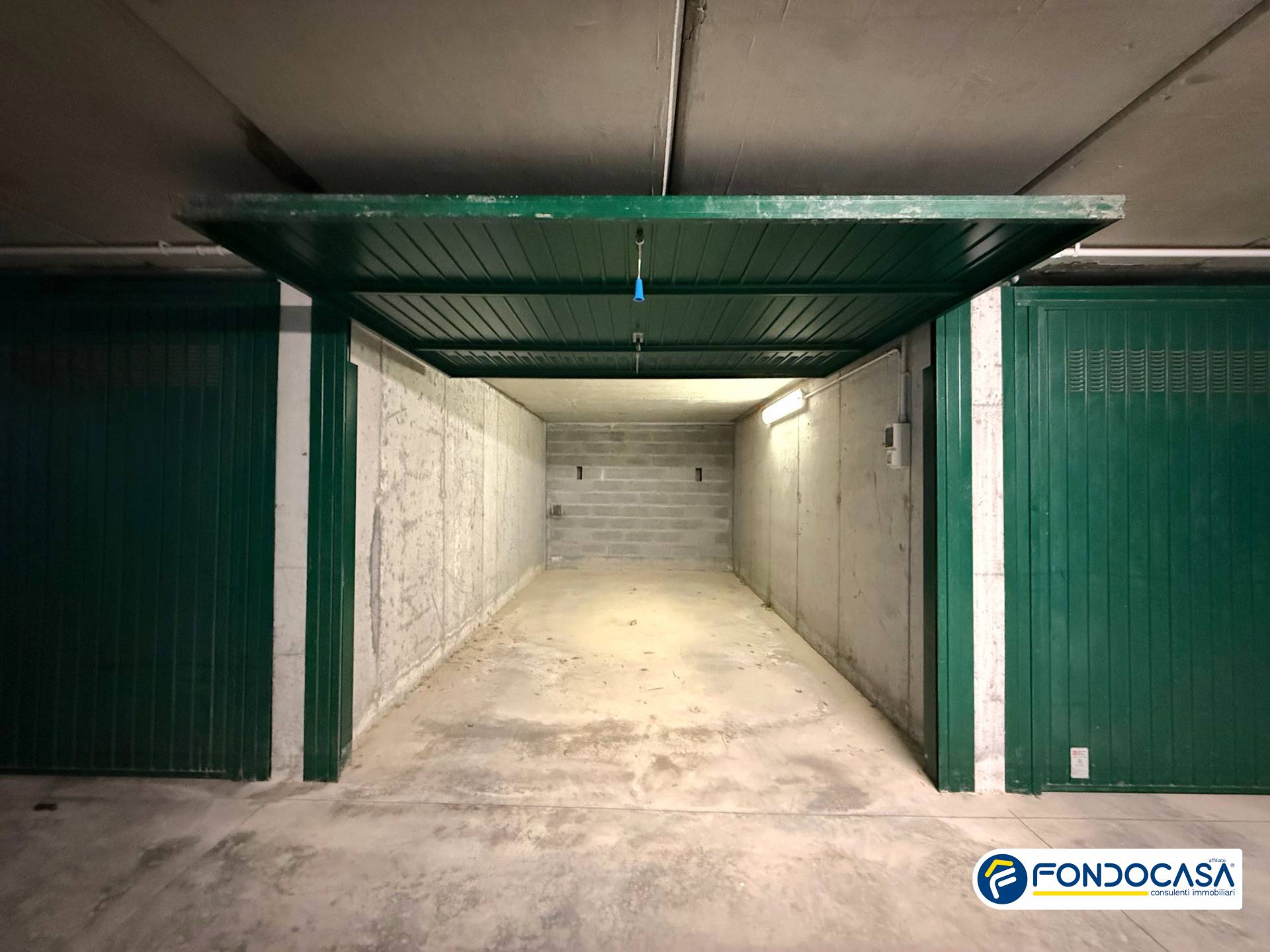 Box o garage in vendita a Loano