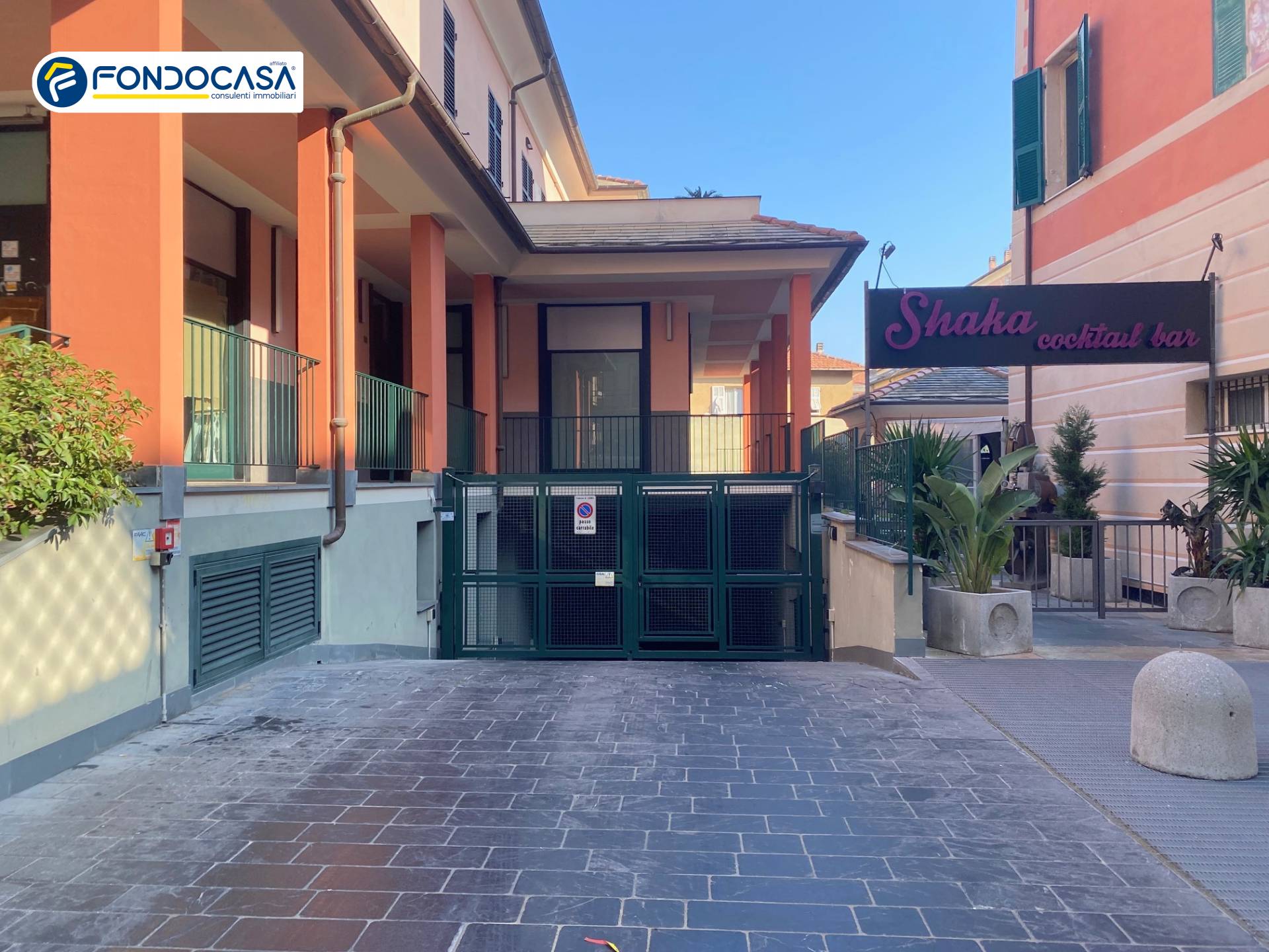 Box o garage in vendita a Loano