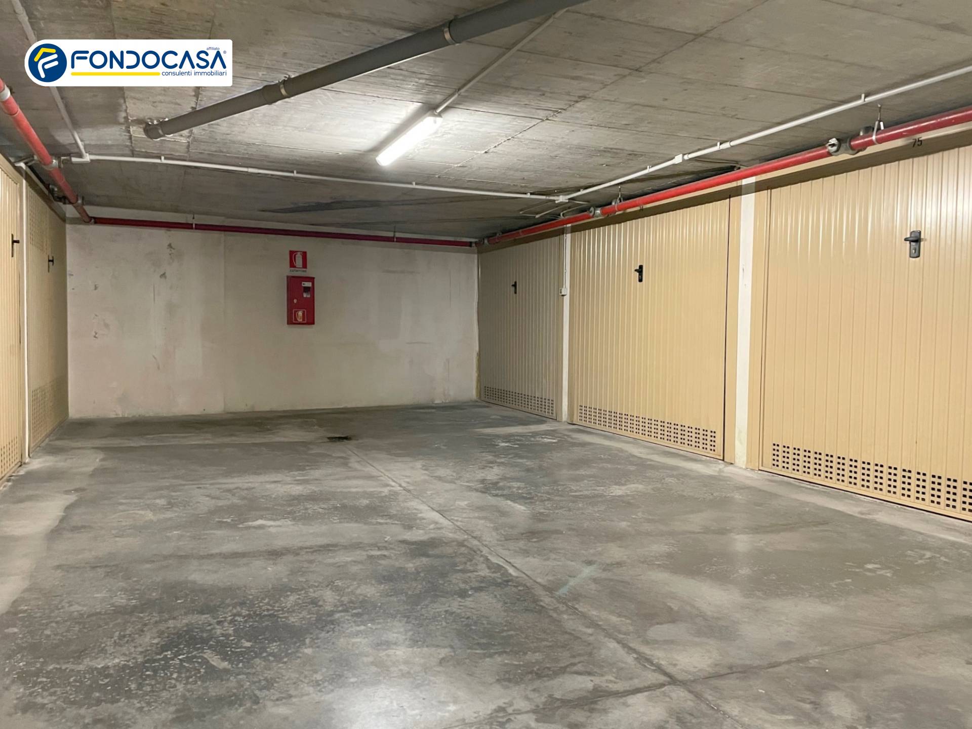 Box o garage in vendita a Loano