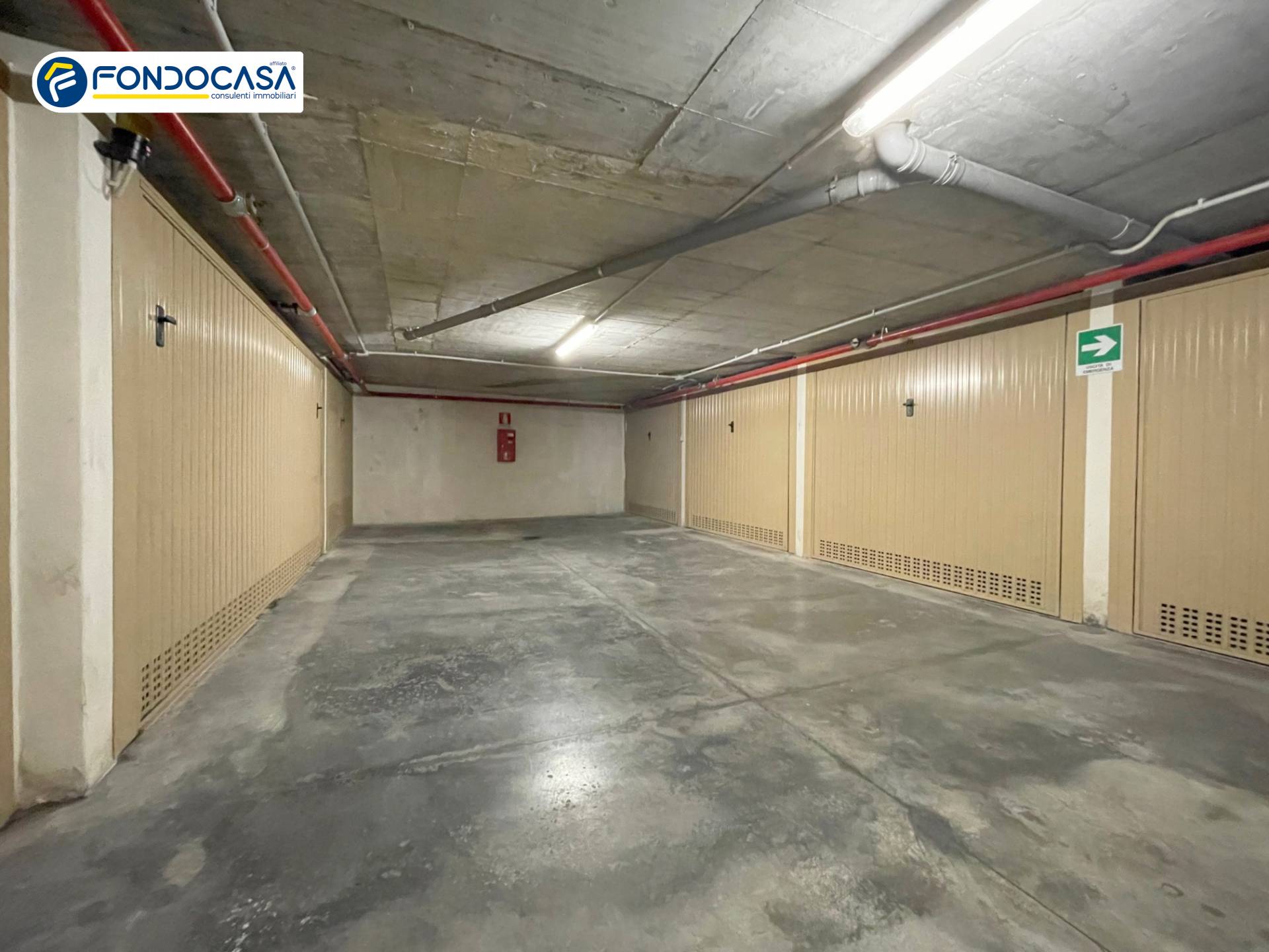 Box o garage in vendita a Loano