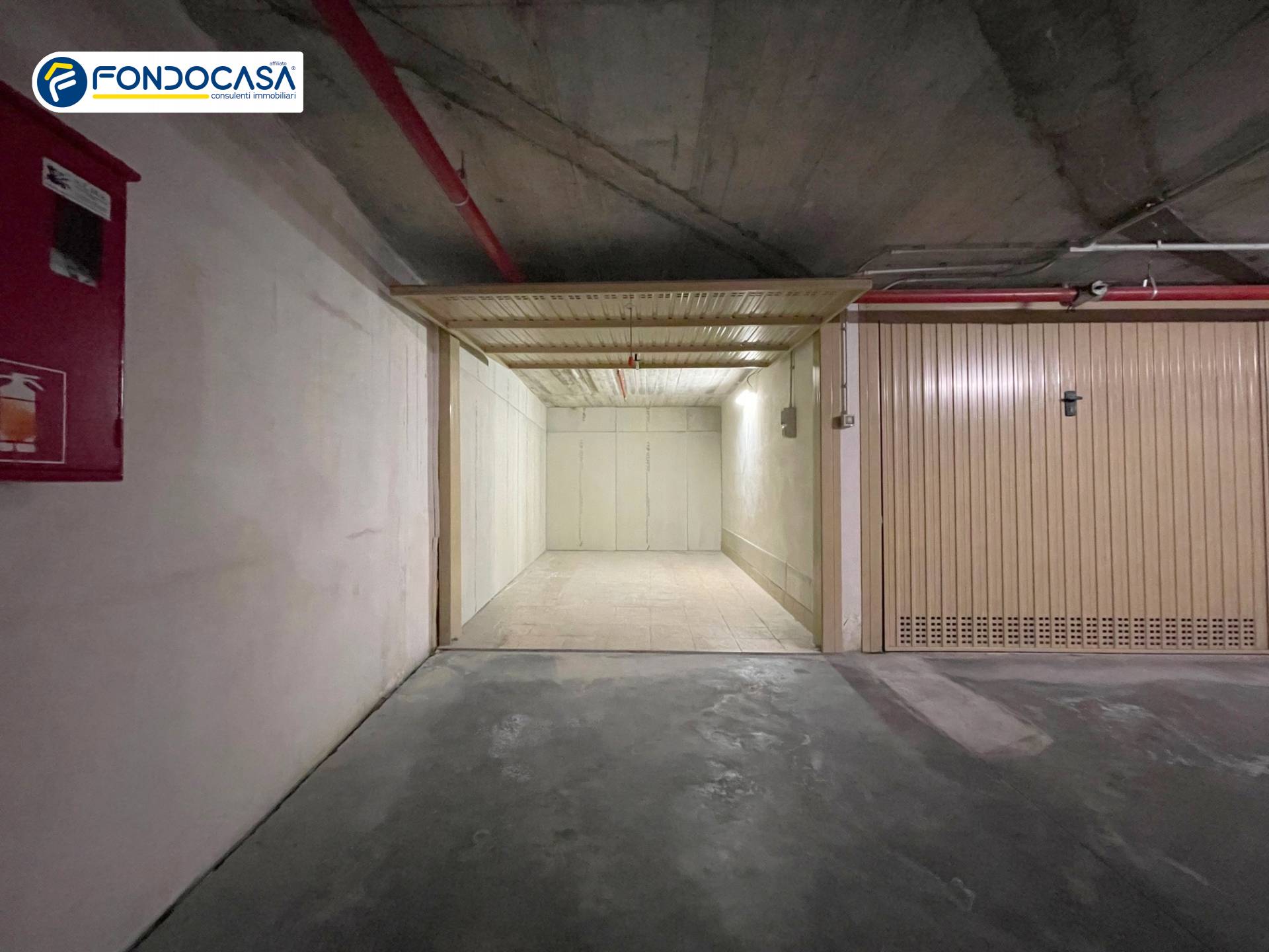 Box o garage in vendita a Loano