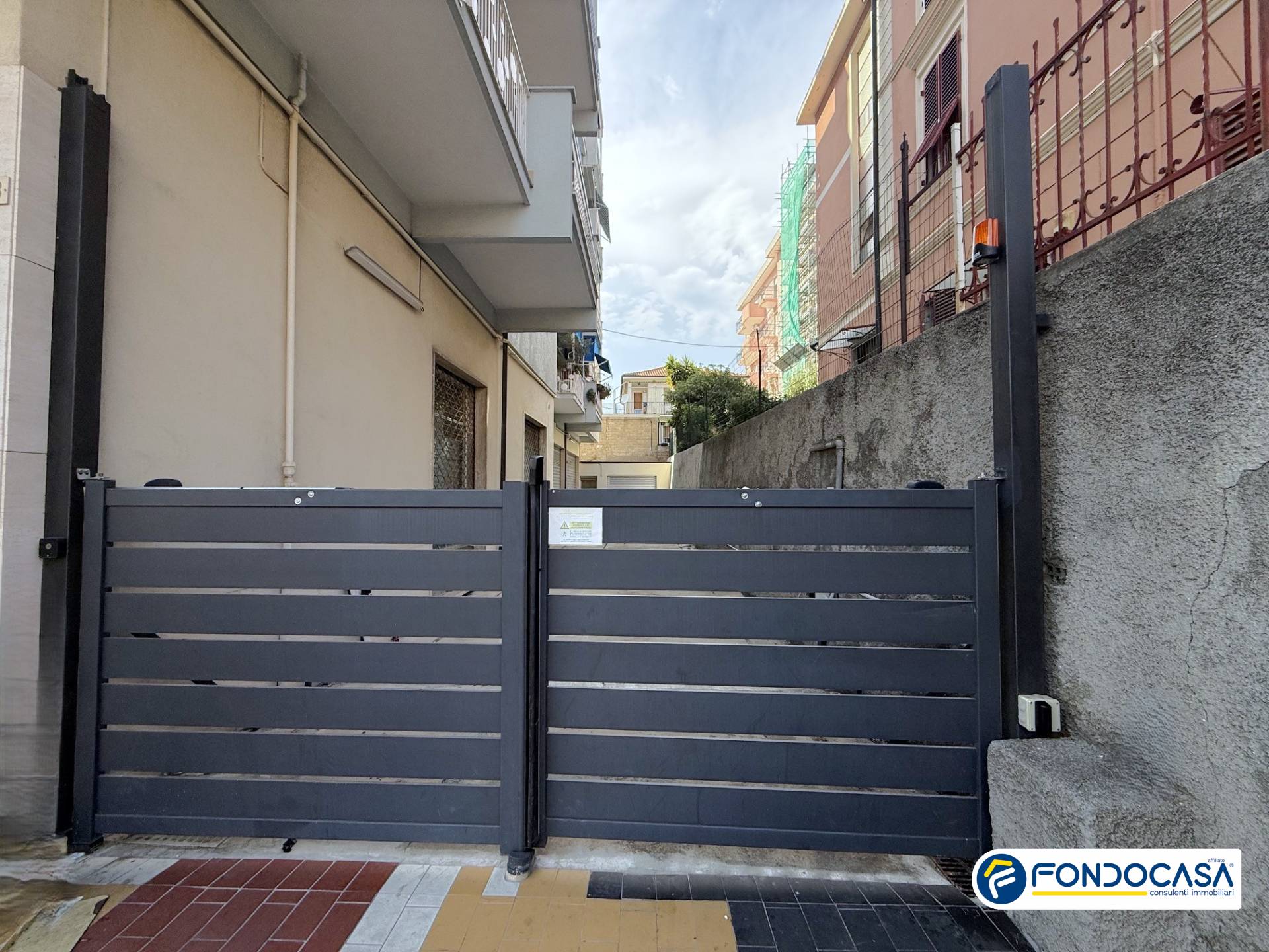 Box o garage in vendita a Loano