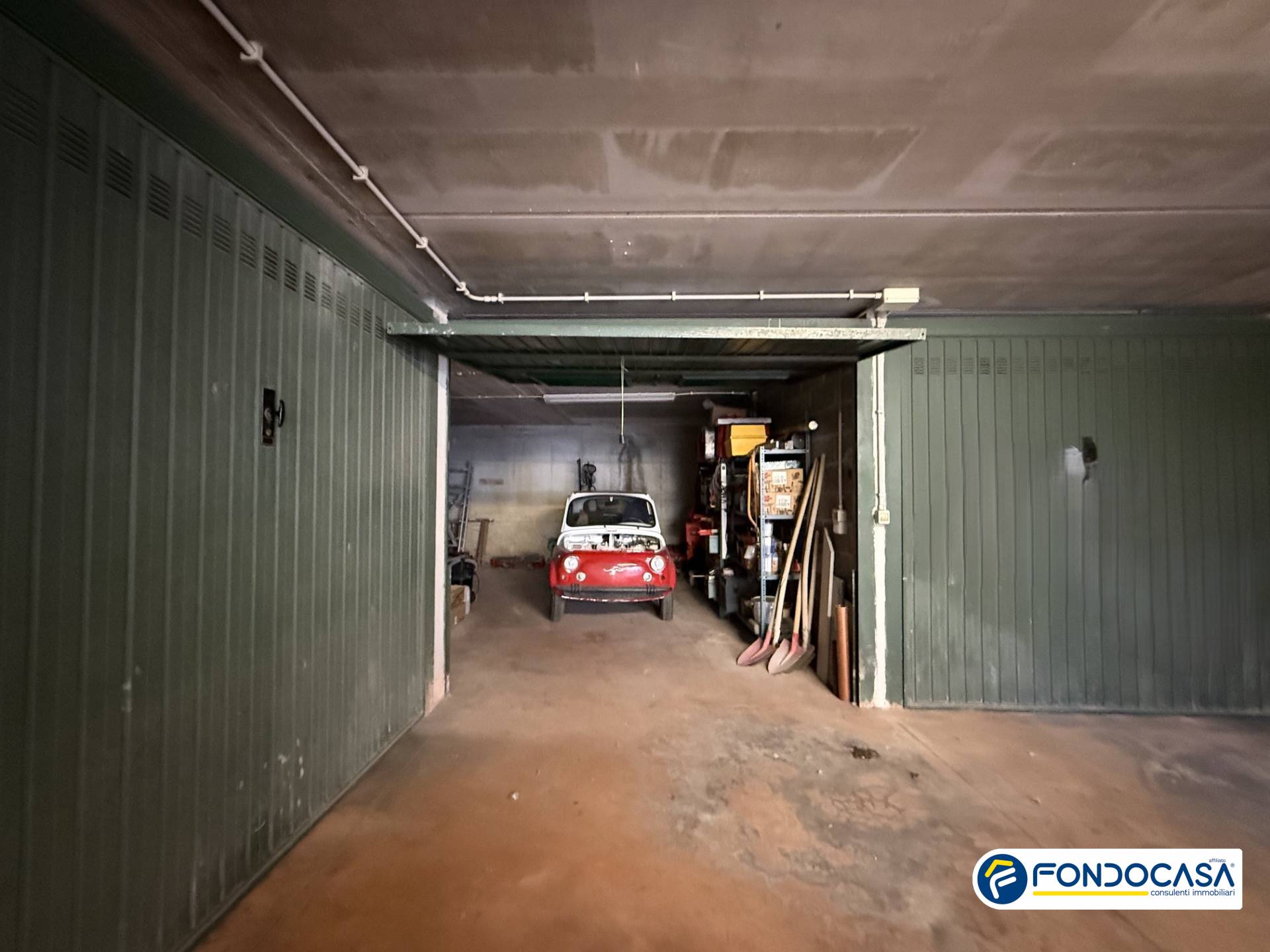 Box o garage in vendita a Loano