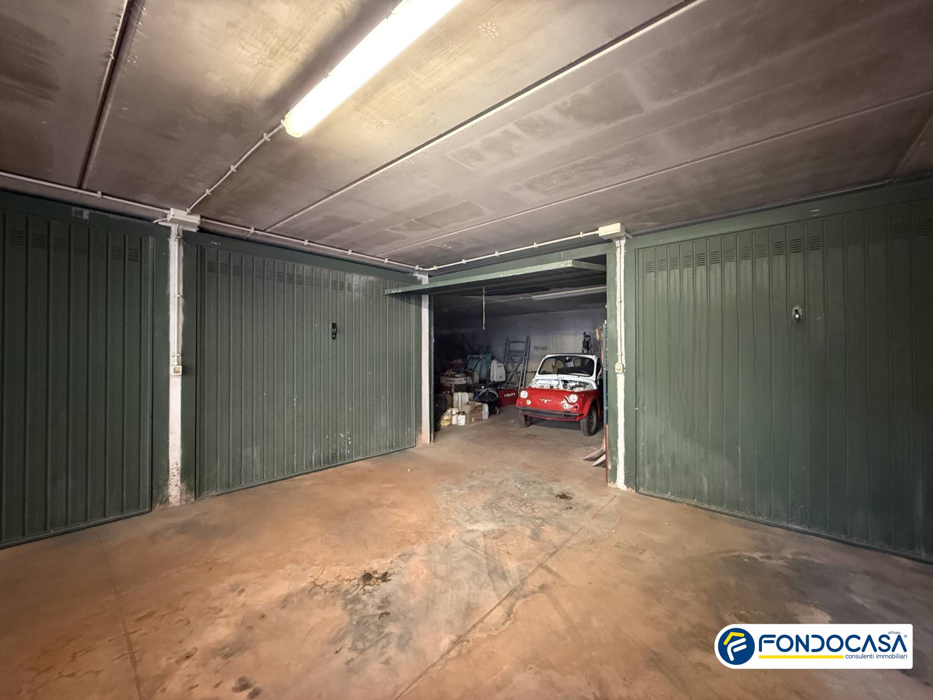 Box o garage in vendita a Loano