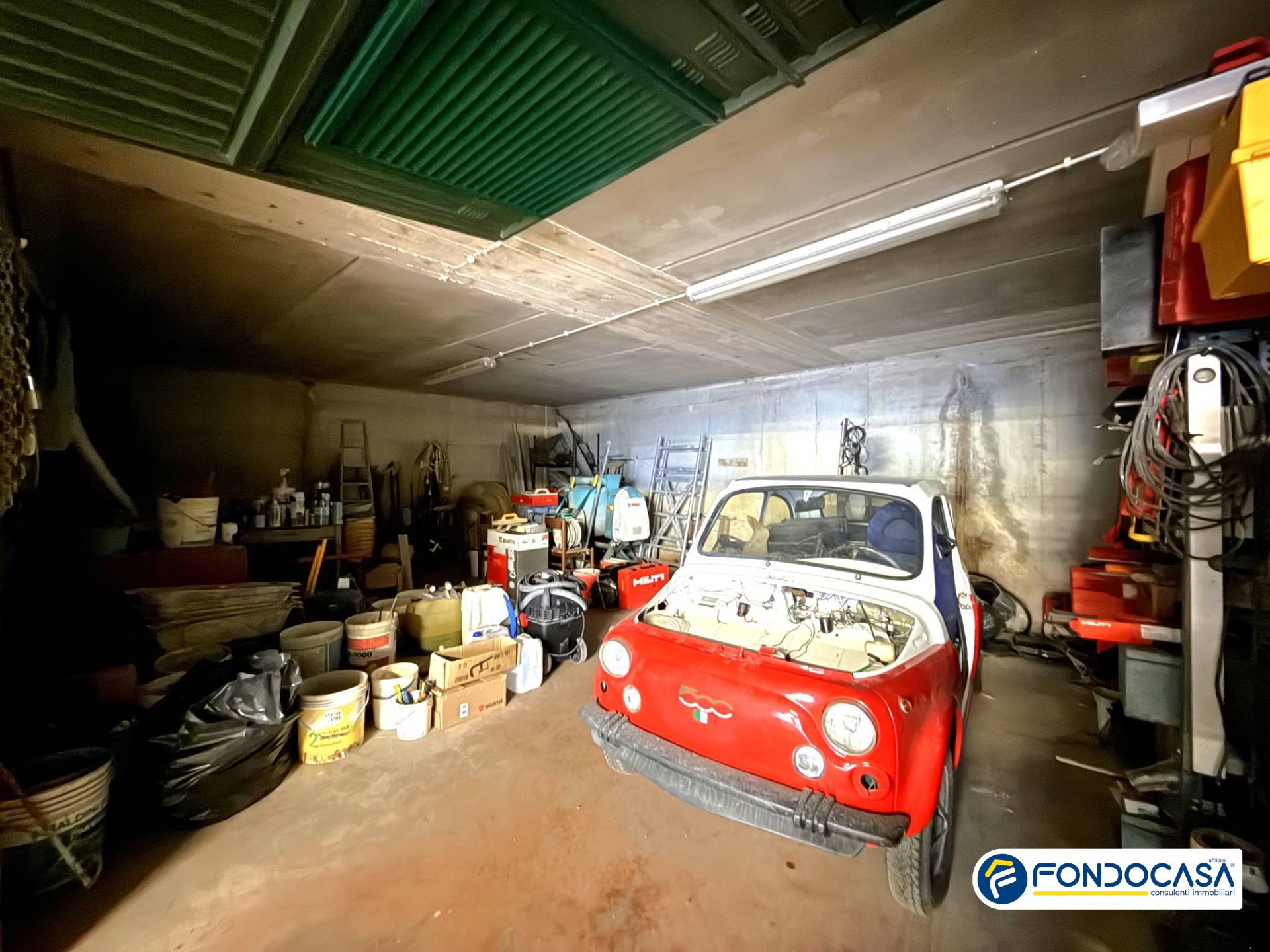 Box o garage in vendita a Loano