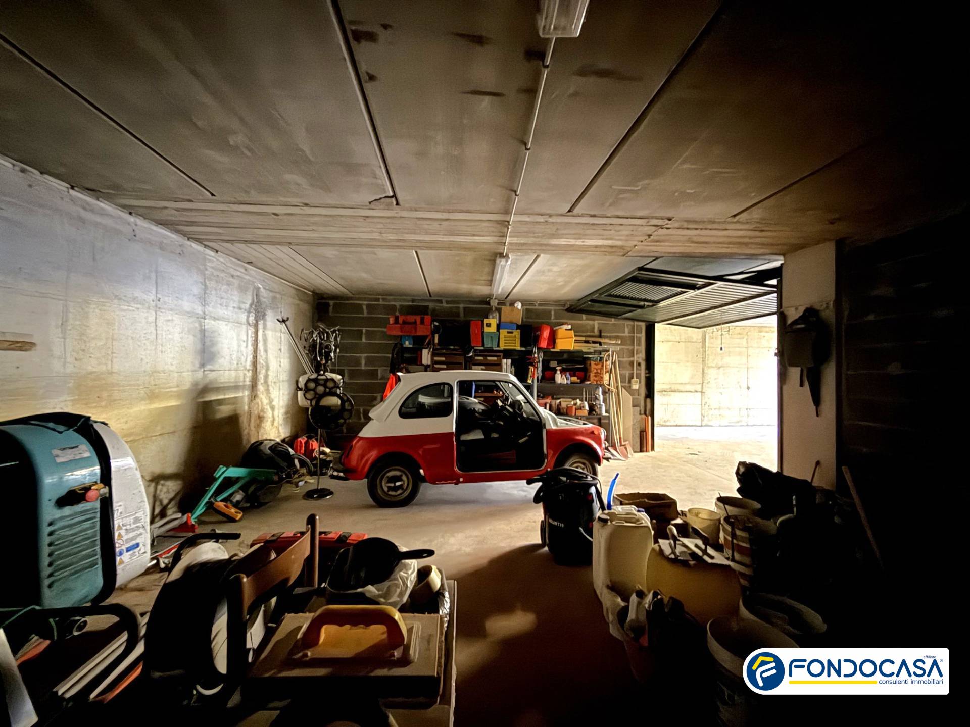 Box o garage in vendita a Loano