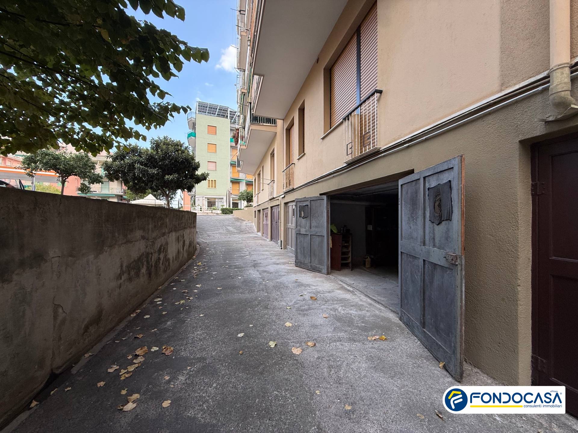 Box o garage in vendita a Loano