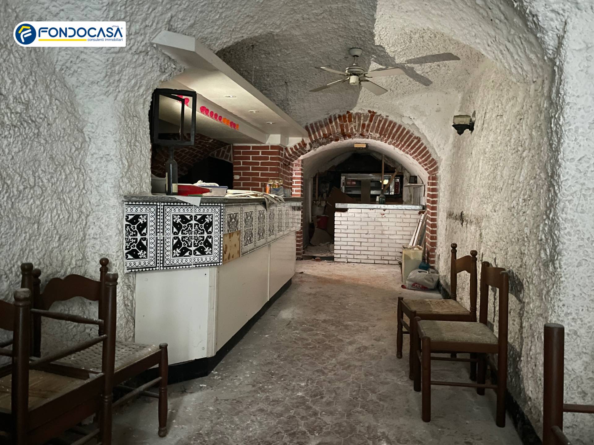 Locale commerciale in vendita a Borghetto Santo Spirito