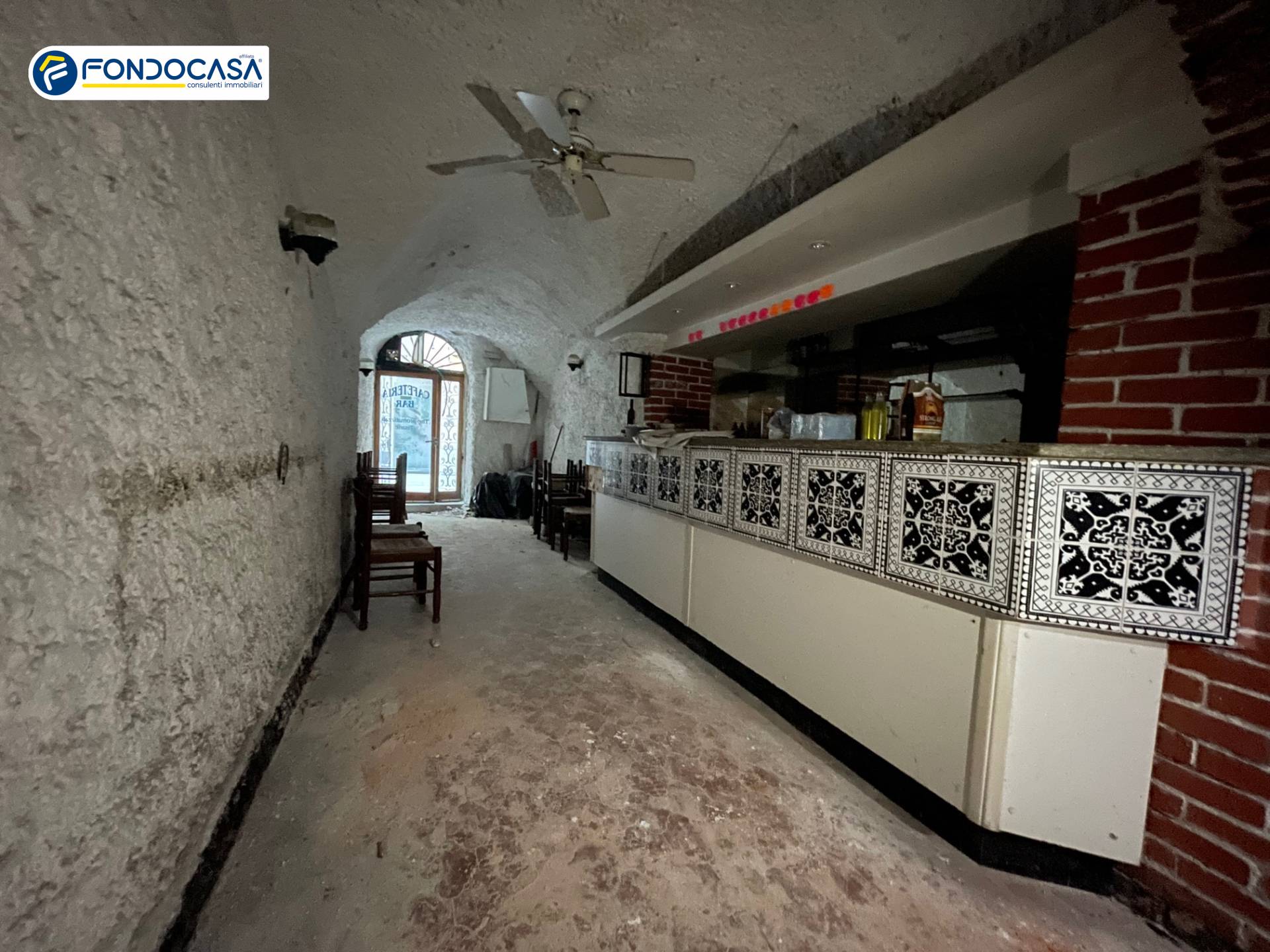 Locale commerciale in vendita a Borghetto Santo Spirito