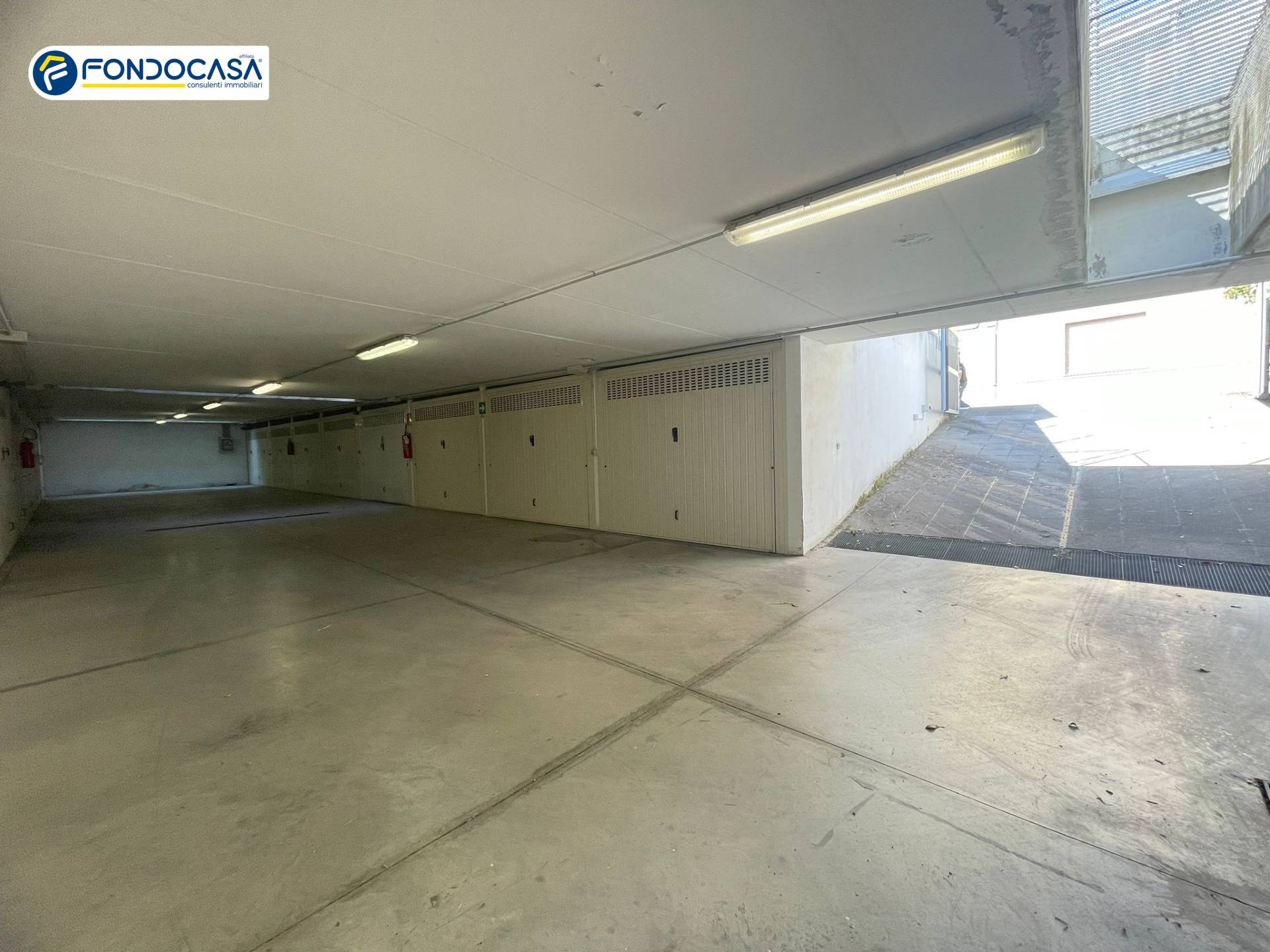 Box o garage in vendita a Borghetto Santo Spirito