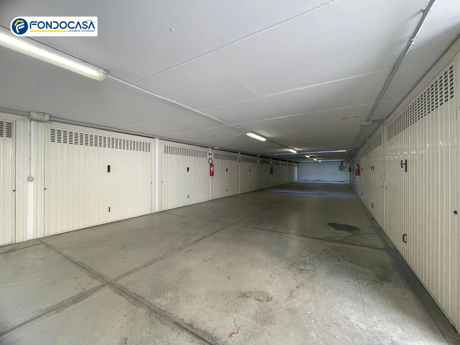 Box o garage in vendita a Borghetto Santo Spirito