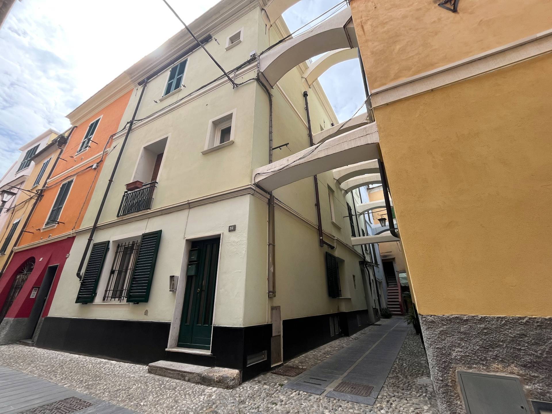 Appartamento in vendita a Borghetto Santo Spirito