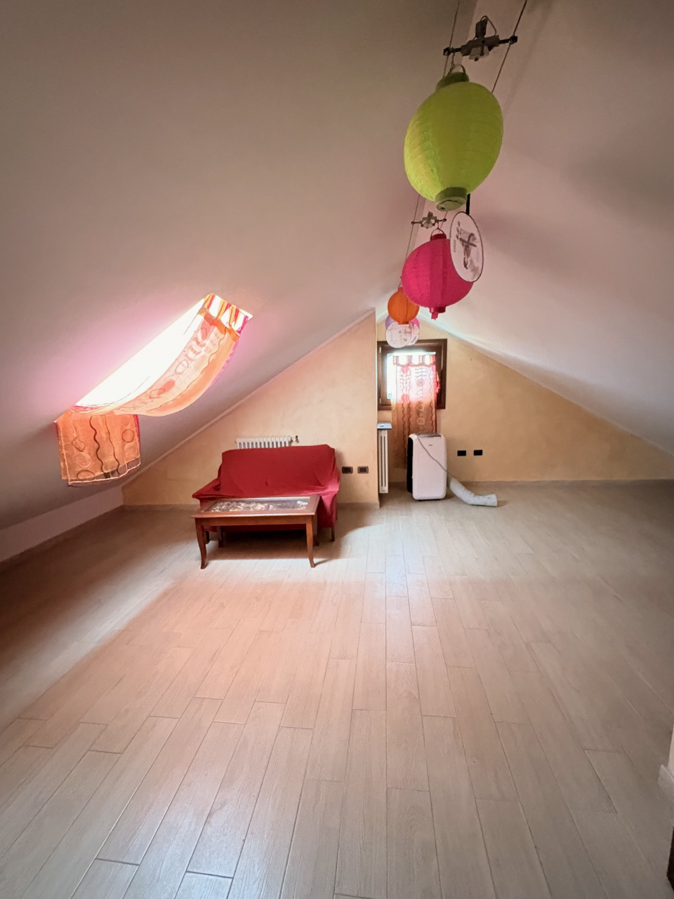 Villa con giardino a Correzzola