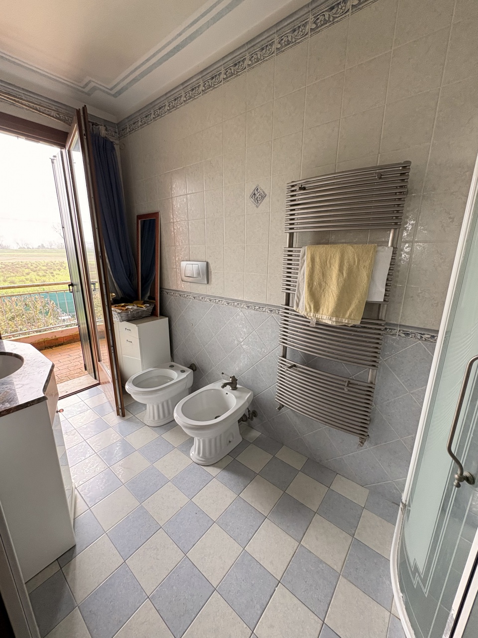 Villa con giardino a Correzzola