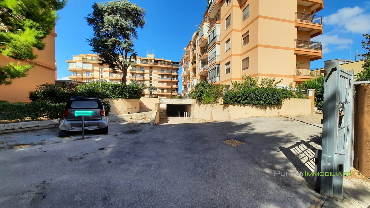 Box/Garage 18mq in vendita a Brindisi