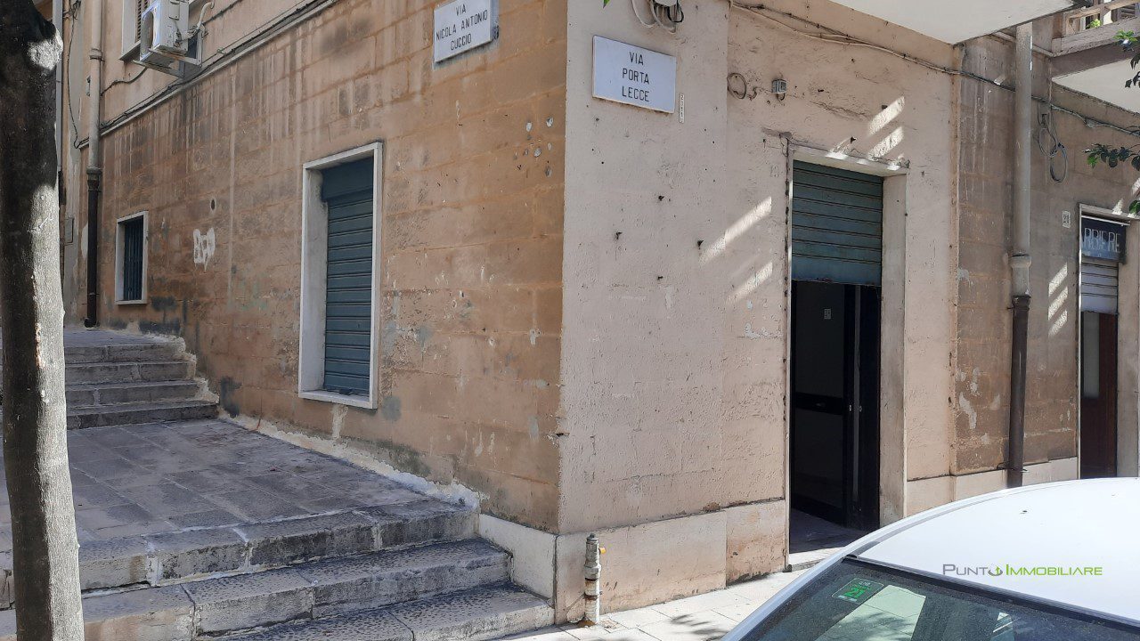 Locale commerciale in affitto a Brindisi