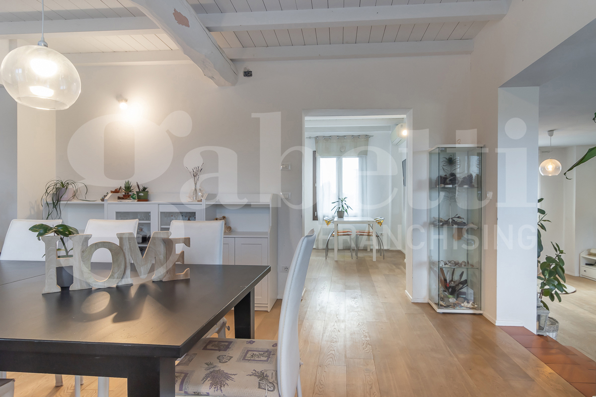 Villa con giardino a Calderara di Reno