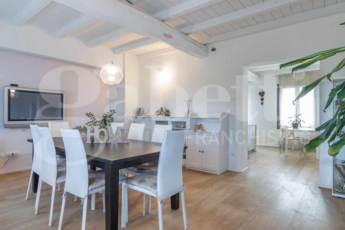 Villa con giardino a Calderara di Reno