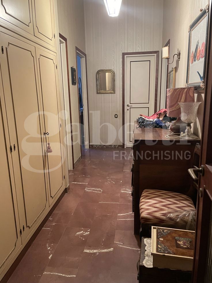 Quadrilocale da ristrutturare a Bologna