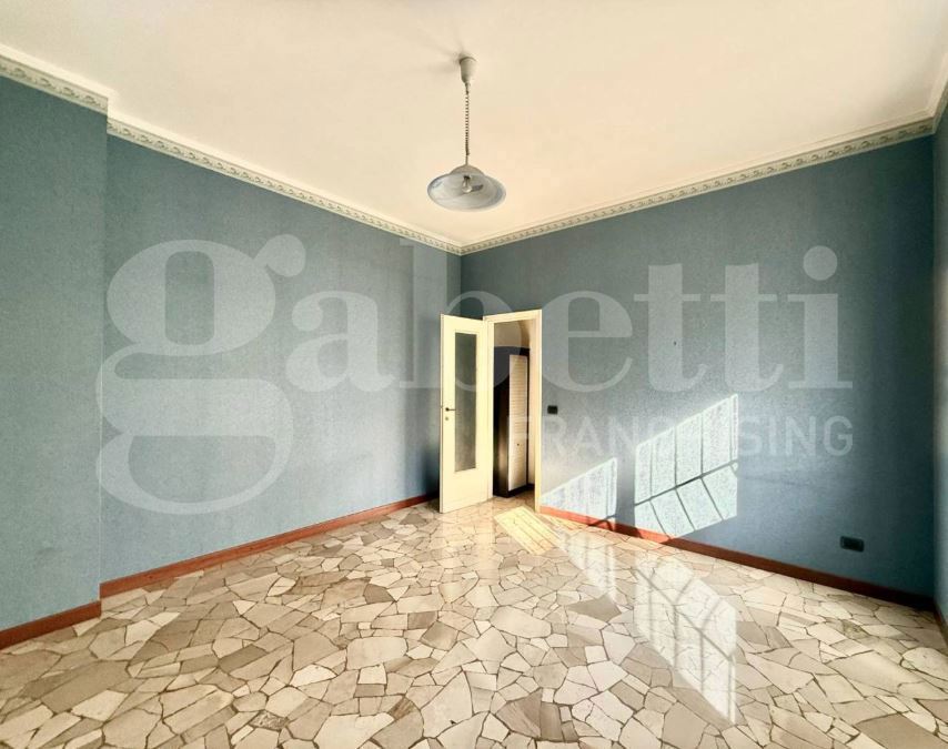 Quadrilocale da ristrutturare a Bologna