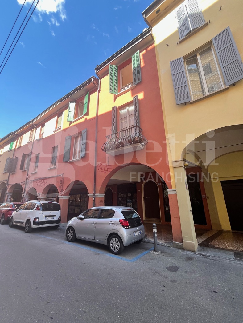 Quadrilocale in affitto a Bologna
