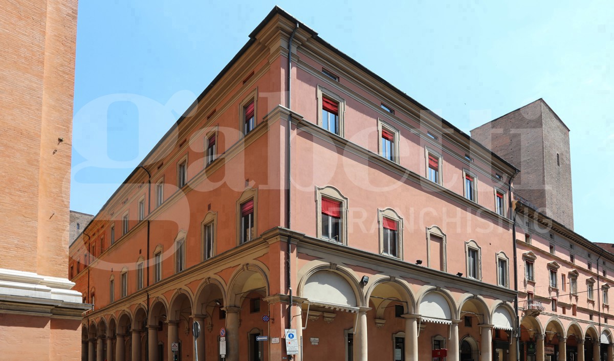 Trilocale ristrutturato a Bologna