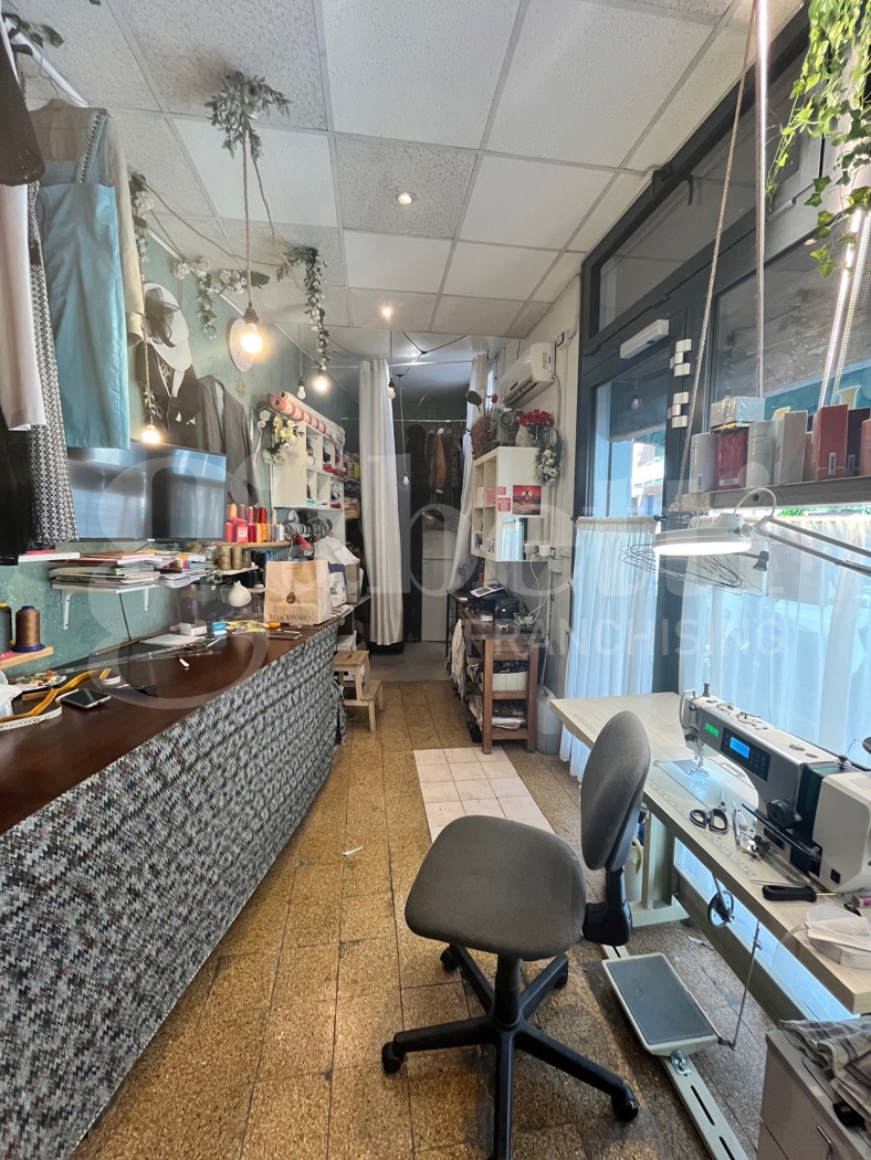 Negozio in vendita a Bologna