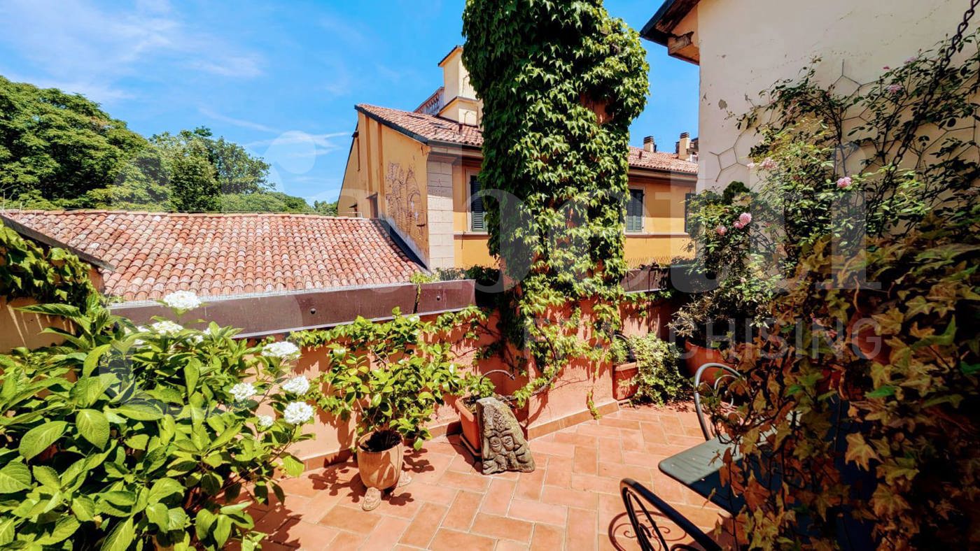 Attico ristrutturato a Bologna