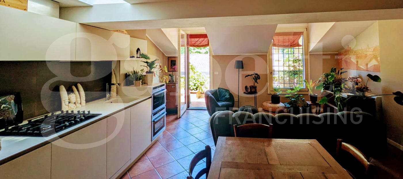 Attico ristrutturato a Bologna