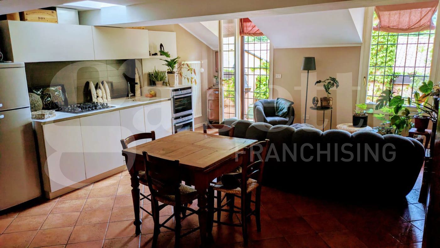 Attico ristrutturato a Bologna