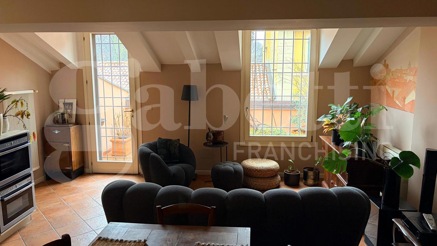 Attico ristrutturato a Bologna