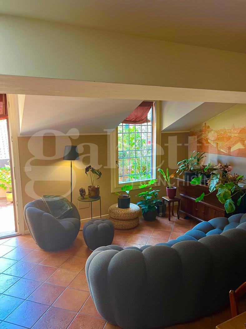 Attico ristrutturato a Bologna