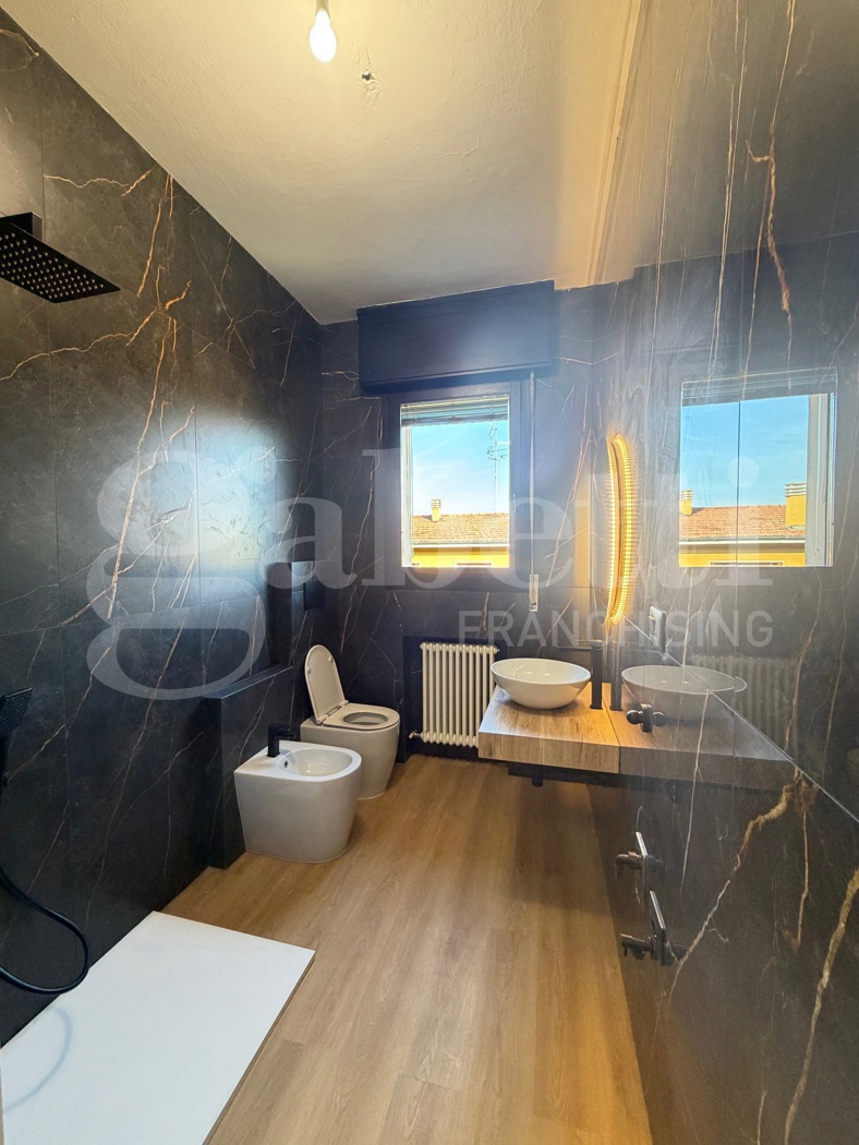 Trilocale ristrutturato a Bologna