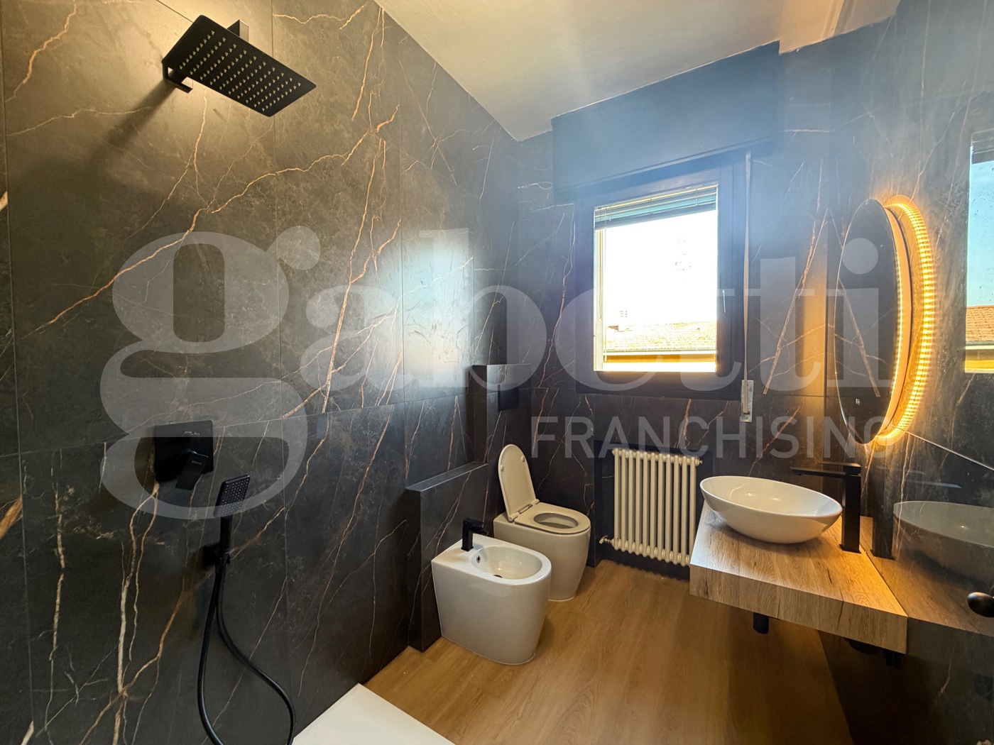 Trilocale ristrutturato a Bologna