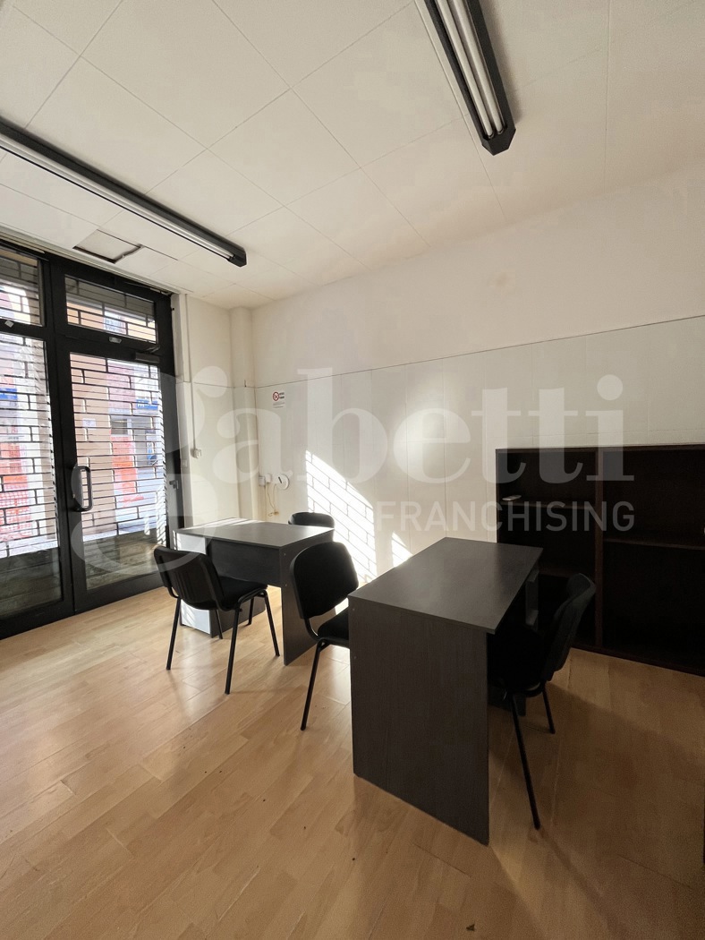 Negozio in affitto a Bologna
