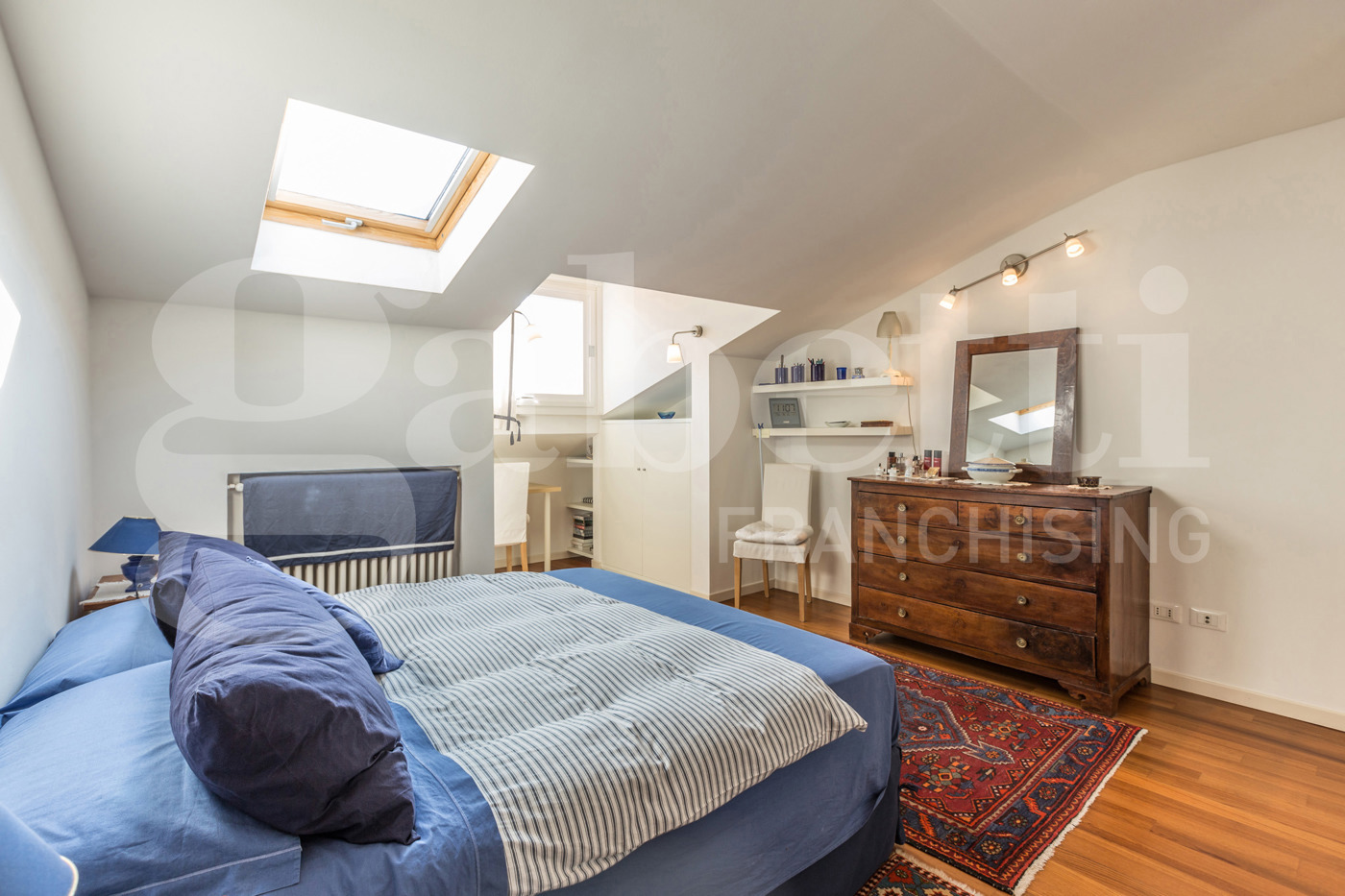 Attico ristrutturato a Bologna