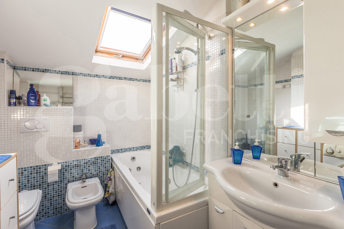 Attico ristrutturato a Bologna