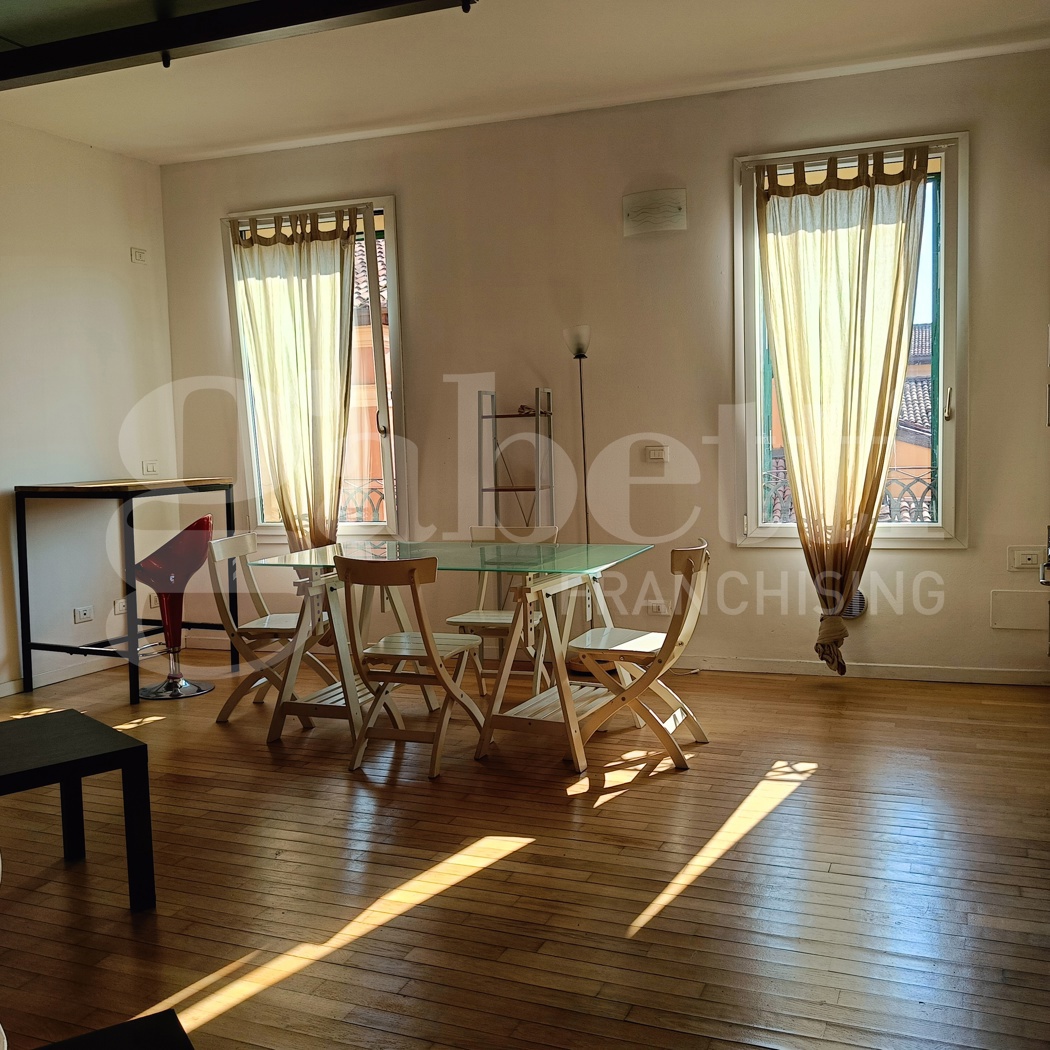 Monolocale arredato in affitto a Bologna