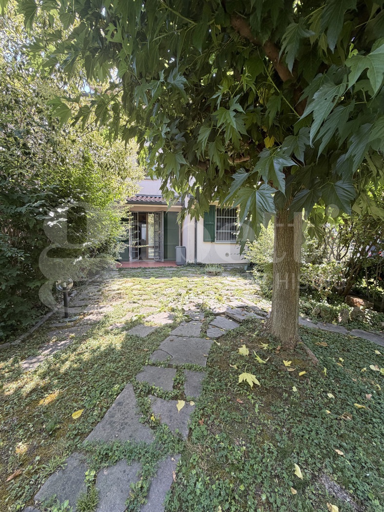 Villa con giardino a Budrio