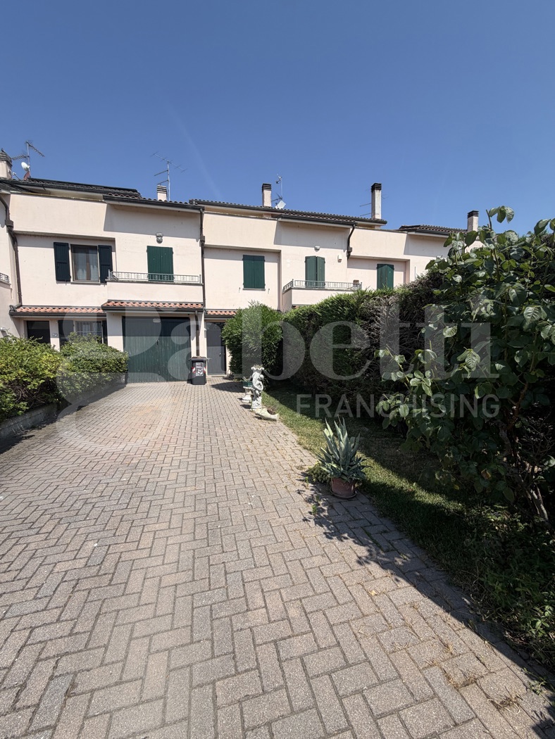 Villa con giardino a Budrio