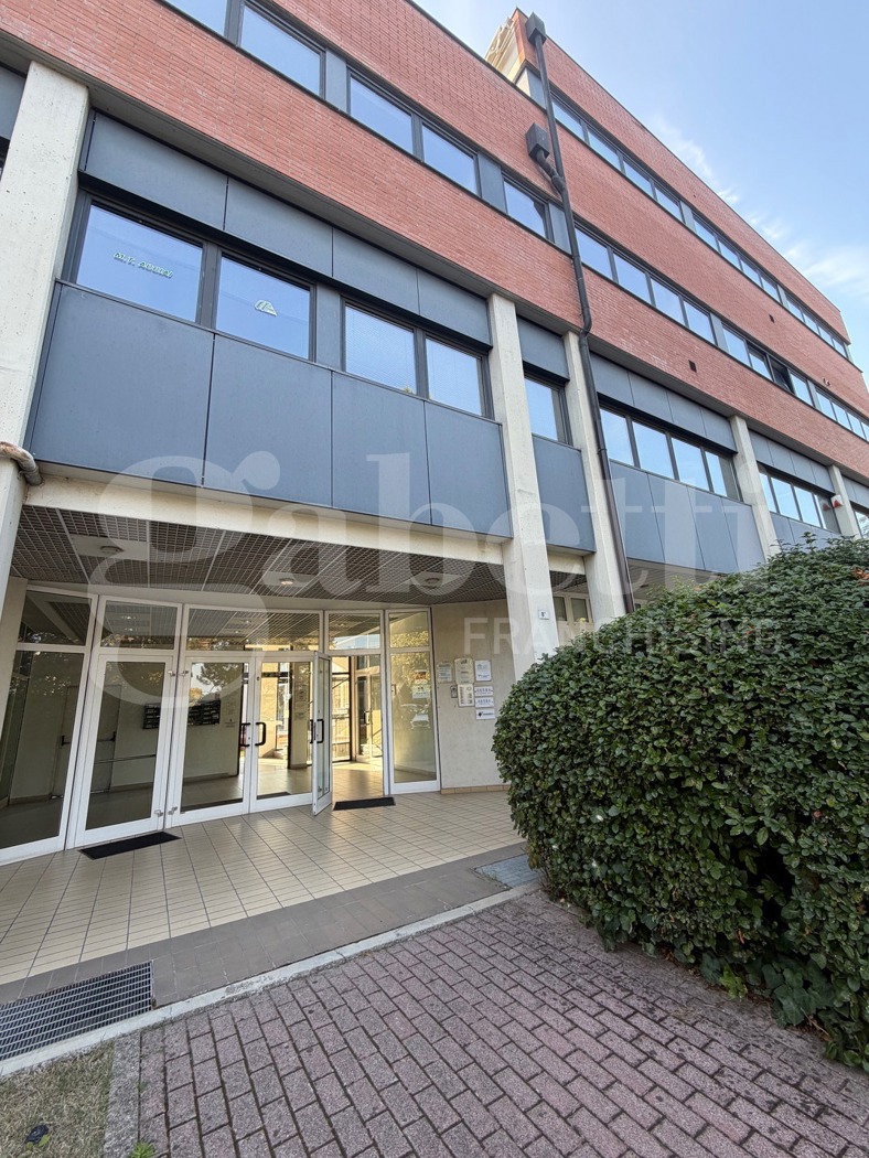 Ufficio in vendita a Calderara di Reno